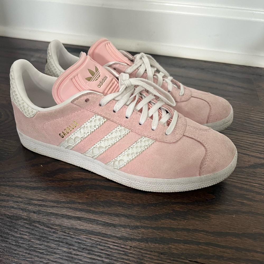 Adidas gazelle light pink sneakers